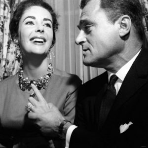 Elizabeth Taylor April 1957 With Husband Mike Todd Showing Off Diamond Ring