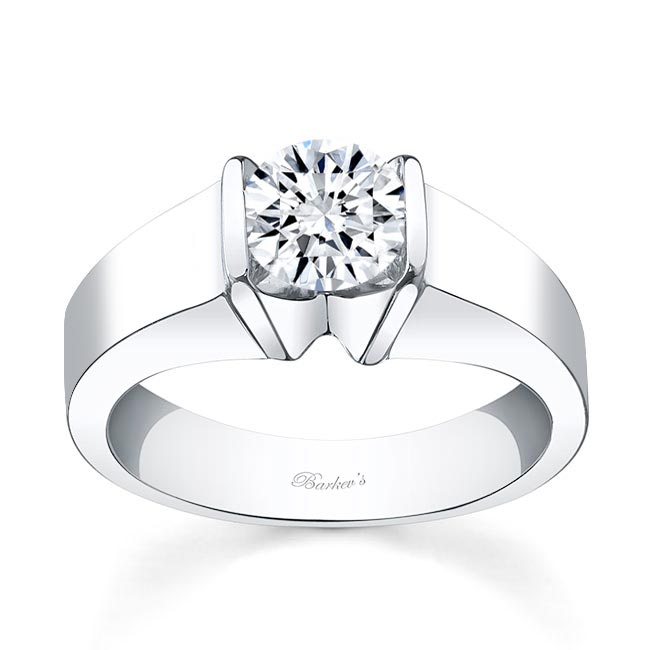  White Gold Round Cut Solitaire Diamond Ring Image 1
