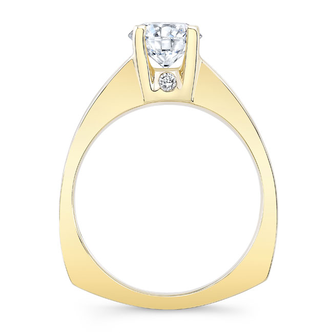  Yellow Gold Graduated Diamond Ring Image 2