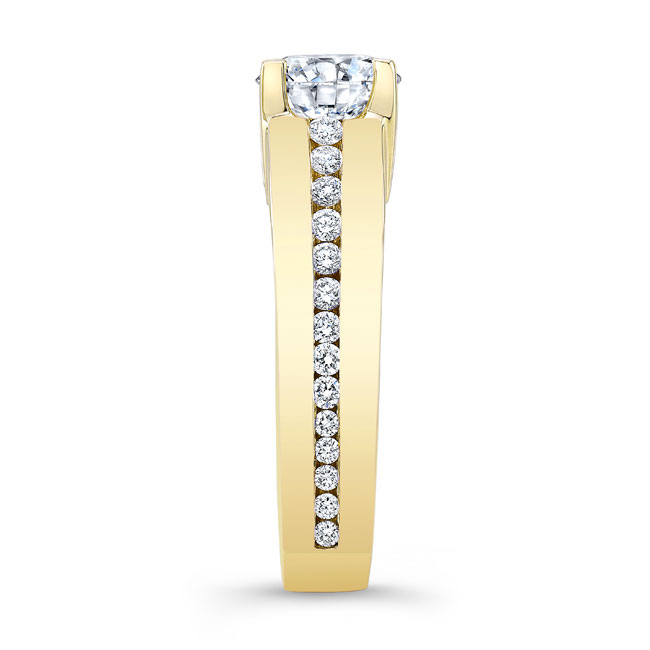  Yellow Gold Graduated Diamond Ring Image 3