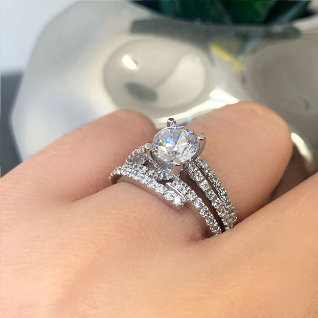  1 Carat Round Cut Lab Grown Diamond Bridal Set Image 3