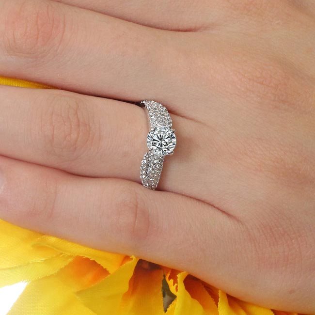 Platinum Swirl Diamond Ring Image 3