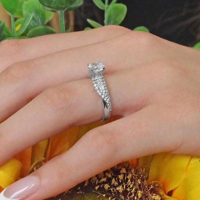 Platinum Swirl Diamond Ring Image 4