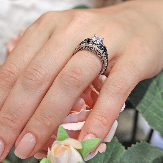  Vintage 1 Carat Black Diamond Accent Engagement Ring Image 6