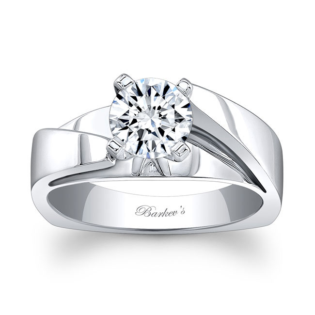Solitaire Round Moissanite Ring
