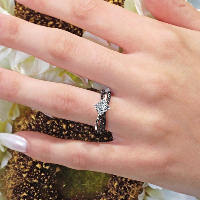  Princess Cut Moissanite Black Diamond Accent Twist Ring Set Image 4