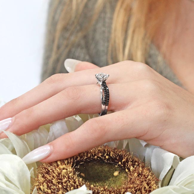  Princess Cut Moissanite Black Diamond Accent Twist Ring Set Image 5