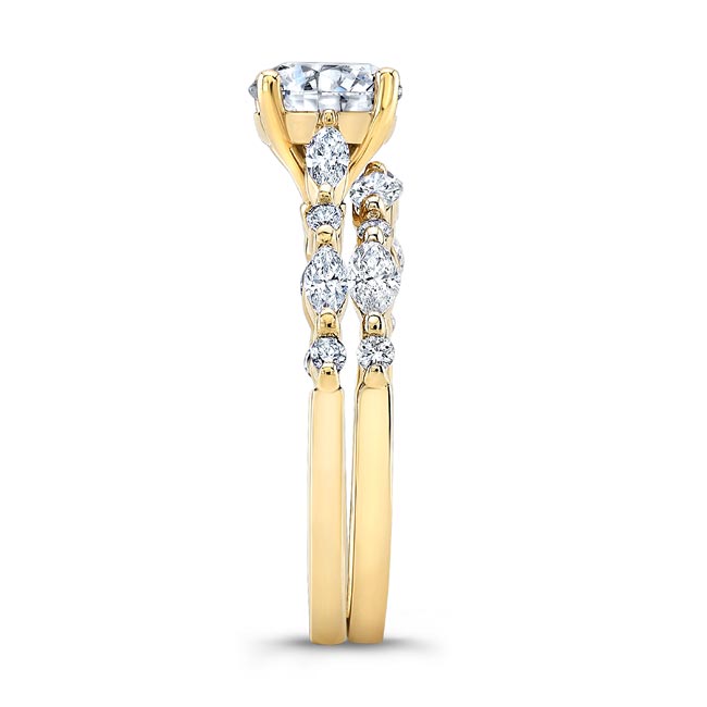 Yellow Gold Vintage Style Diamond Wedding Ring Set Image 3