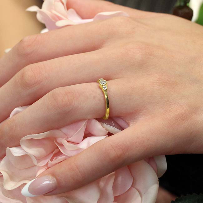 Simple Bezel Stone Ring – Liry's Jewelry