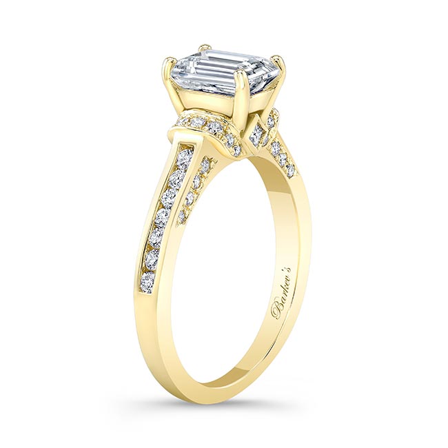  Yellow Gold Emerald Cut Diamond Ring Image 2