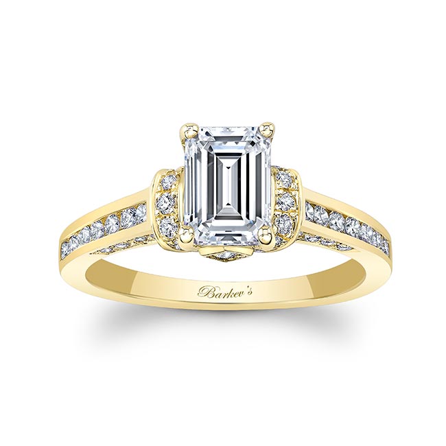 Yellow Gold Emerald Cut Diamond Ring Image 1