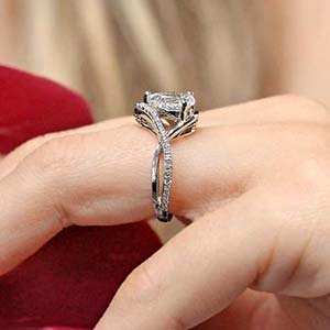 Platinum diamond engagement ring on a woman’s hand